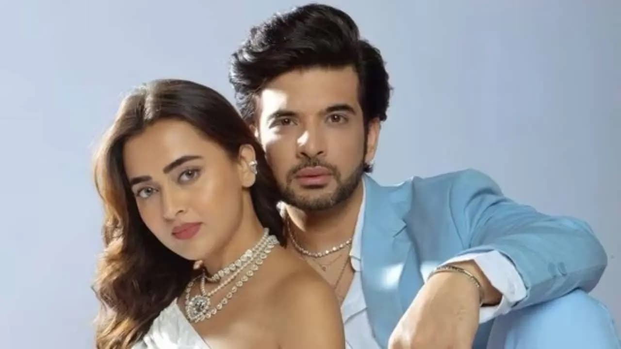 Karan Kundrra Proposes to Tejasswi Prakash as He Rejects Ex Anusha Dandekar s Cheating Claims