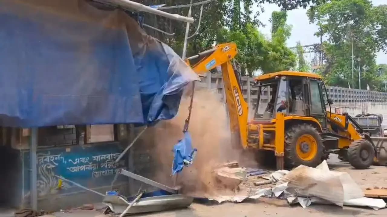 Bulldozers Roll in Konnagar Demolishes Illegal Toll Collection Office