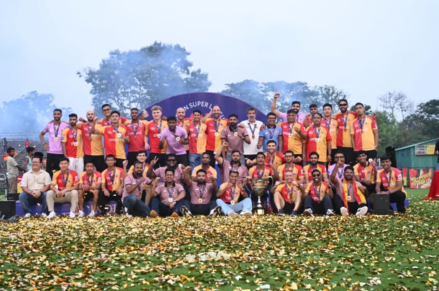 Stay back Oscar slogan, Grand ISL Trophy presentation ceremony at East Bengal Ground
