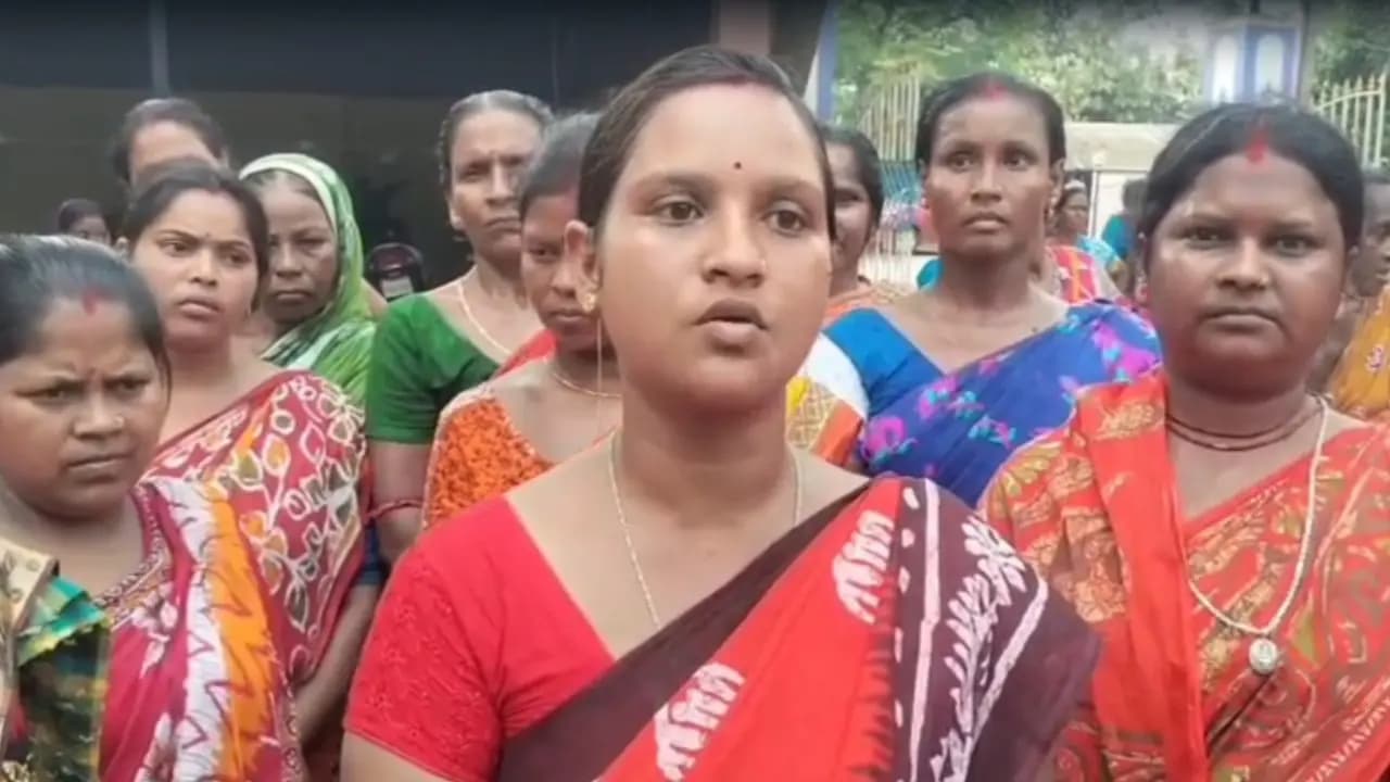 Women in Purba Bardhaman lodged complaint against TMC leader over irregularities in 100 days work