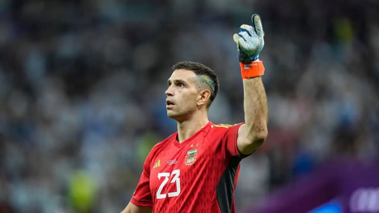 Injury update of Argentine star Emiliano Martinez ahead of World Cup