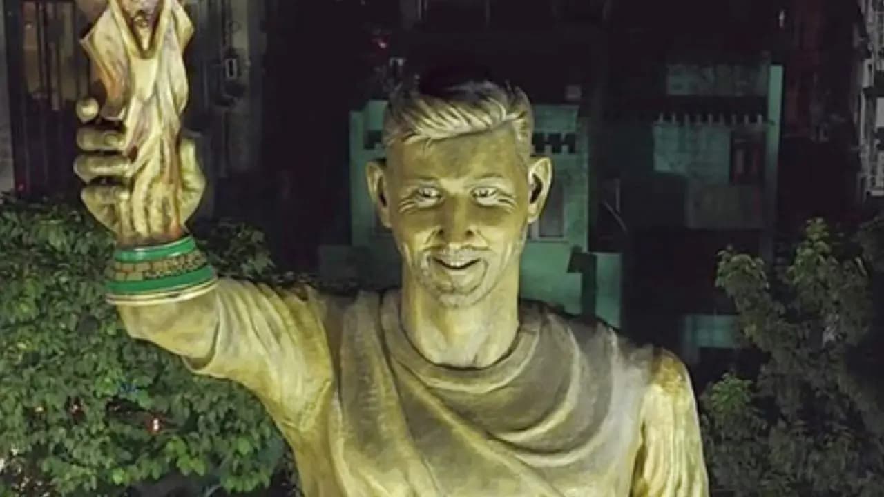 The administration is preparing to remove the 70-foot tall statue in Lake Town