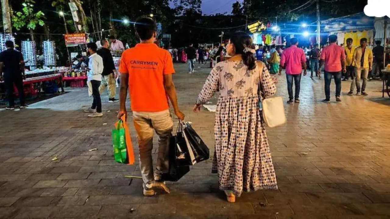 Dont feel like lugging your luggage around after shopping Pay up and relax an excellent service has been launched in Delhi