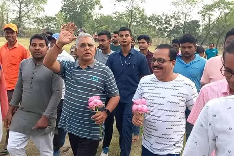 Dilip ghosh mocks at mamata banerjee