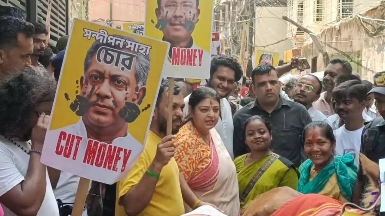 BJP protests in front of Trinamool MLA Sandipan Saha's house