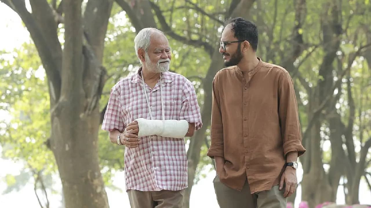 Sanjay Mishra s Hilarious Revelation About Ritwick Chakraborty