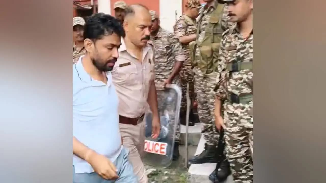 Faltas Pushpa Jahangir Khan roduced in court no lawyer came forward to represent him