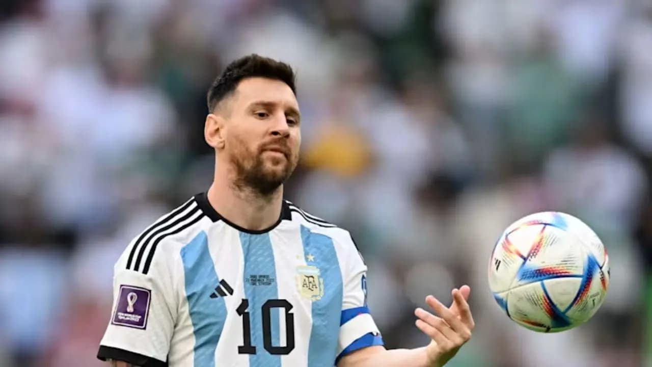 Argentina wins vs Iceland as Lionel Messi scores in cameo