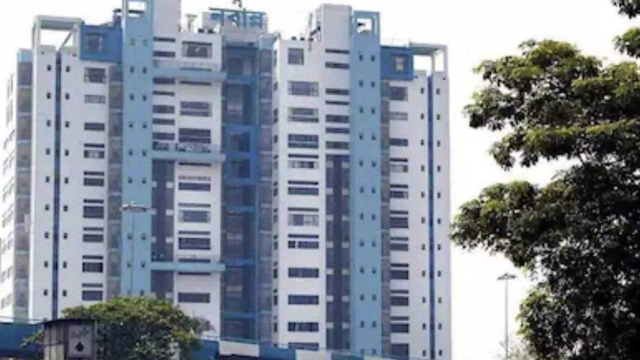 Extensive changes at the secretary level across 17 departments simultaneously