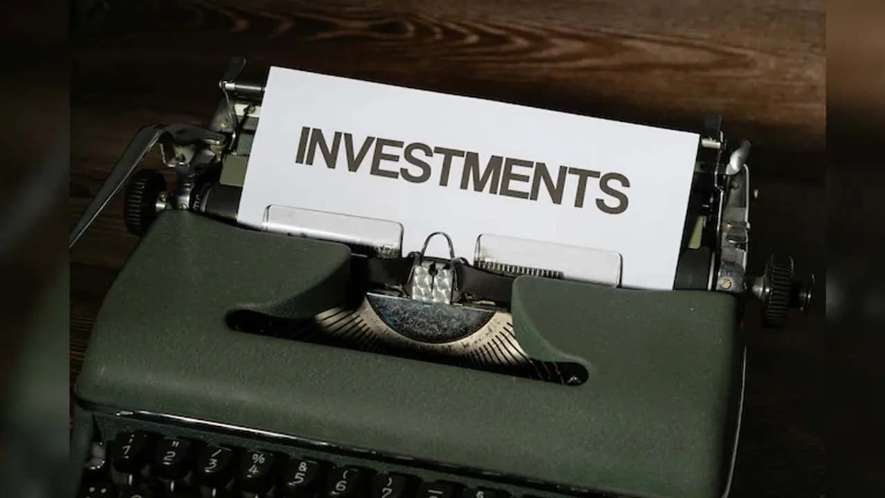 A lump-sum investment of seven lakh rupees equity or hybrid fund which offers higher returns