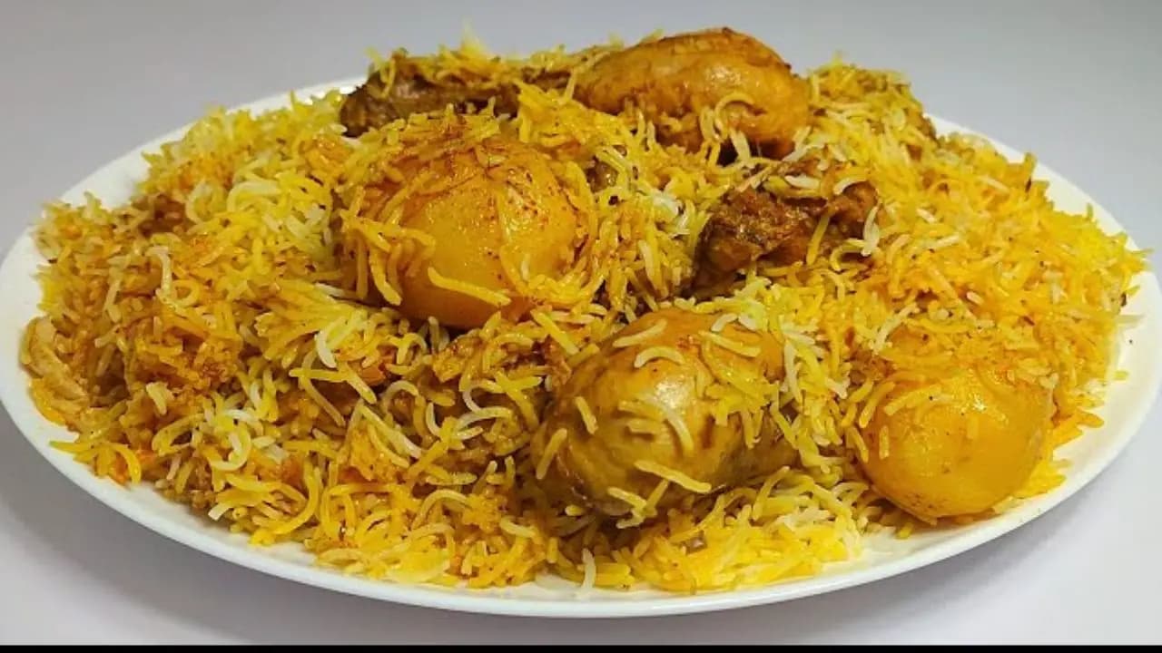 customer gets free biryani and cash after court order