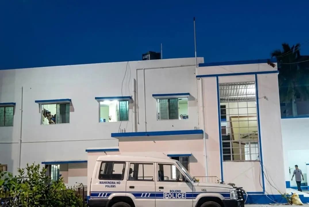 Cossipore Robbery in Kolkata at midnight Shots fired nine boy netted by police within 24 hours