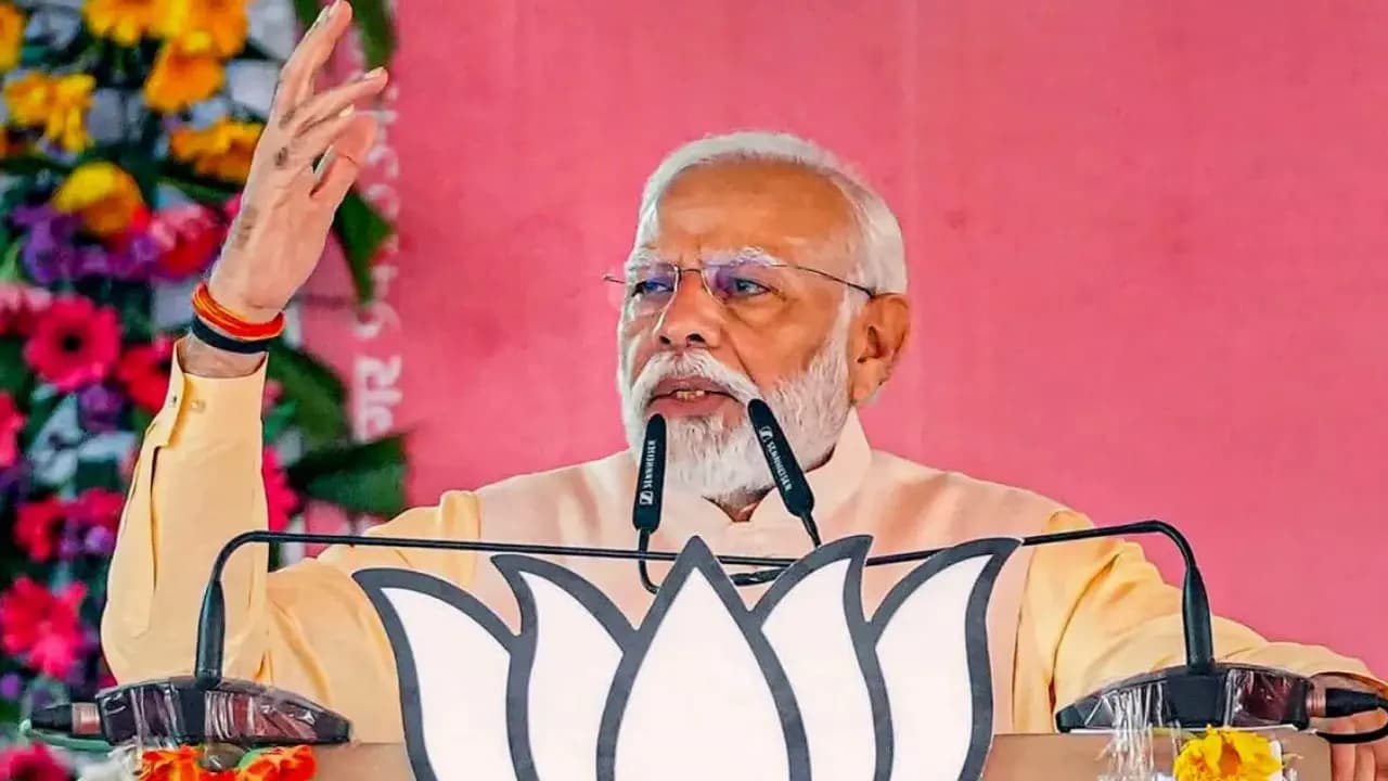 PM Modi delivers speech from tarakeshwar