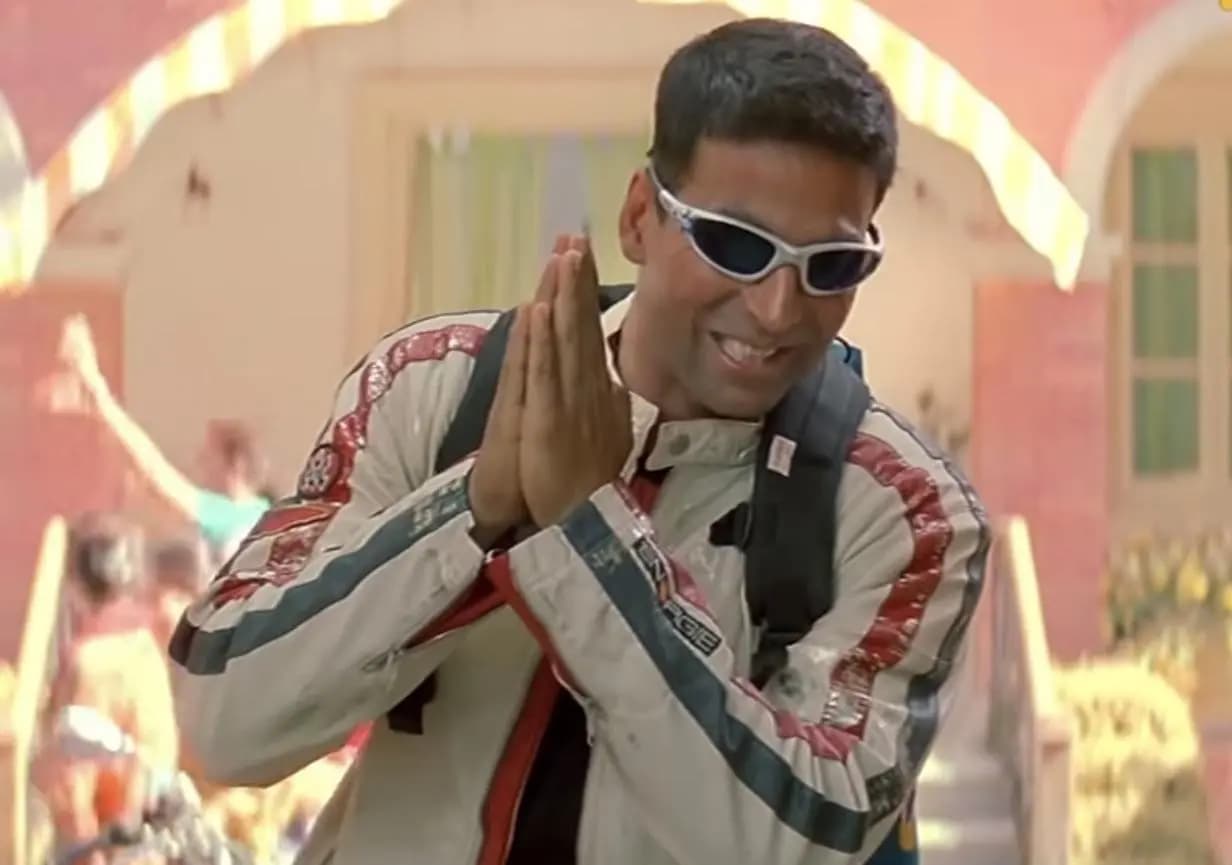 Actor Shuts Down Paparazzi s Question At Airport With An Epic Hera Pheri Style One Liner