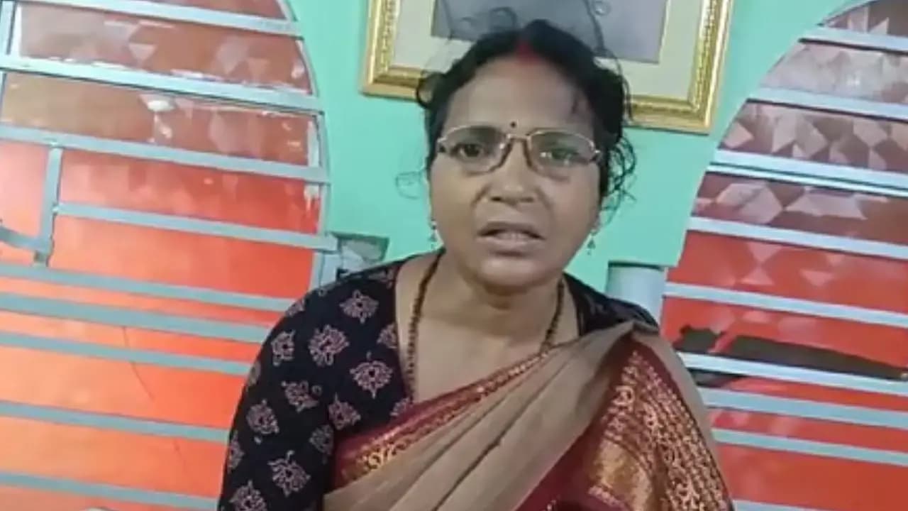 ratna debnath clarified about husbands claim on mandir trustee