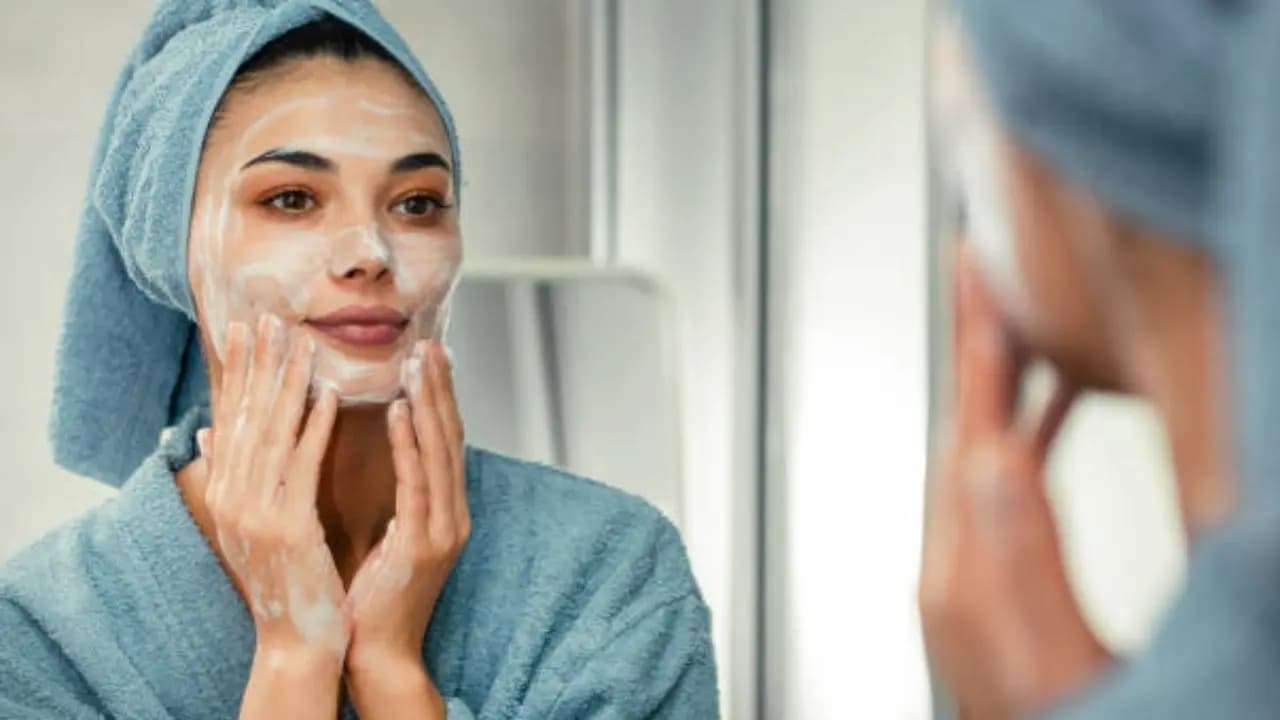 Skin care: know how many times you should wash your face in rainy season