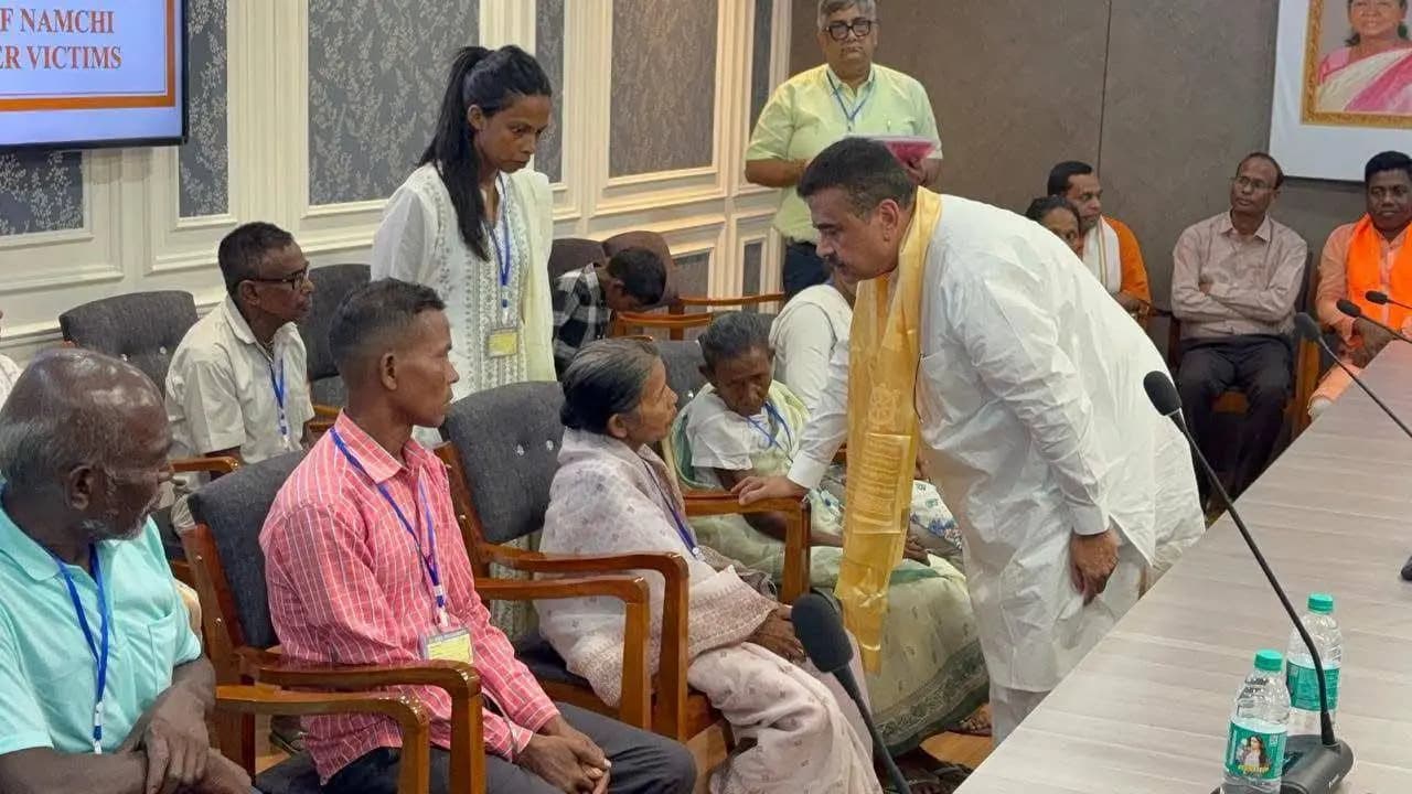 CM Suvendu Adhikari Helps Financially To The Families of Dead Labourers in Sikkim Tunnel Tragedy