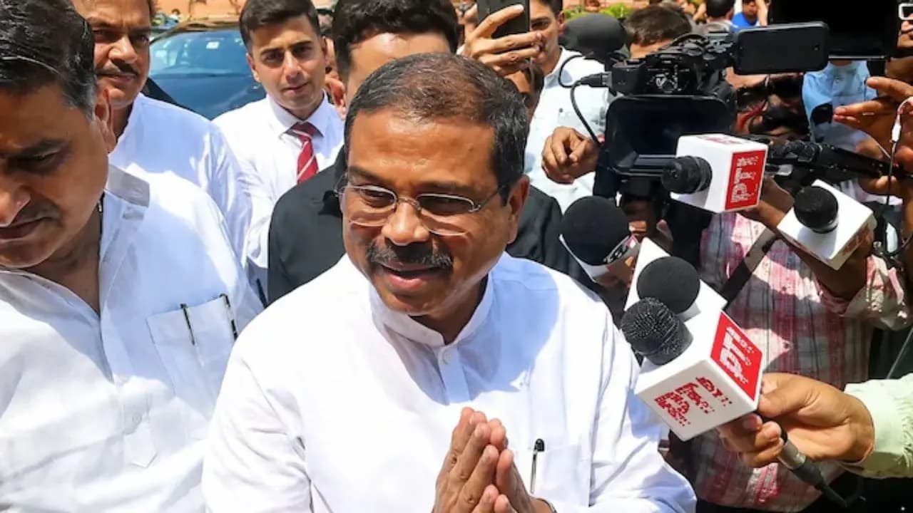 Dharmendra Pradhan: Ex Education Minister Dharmendra Pradhan hits back at Congress MP in Parliament saying he is street fighter