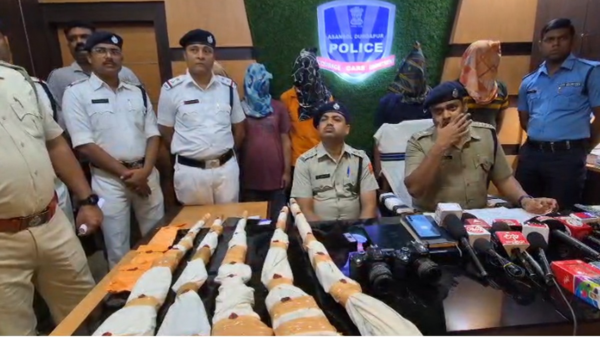 police arrested five illegal weapon