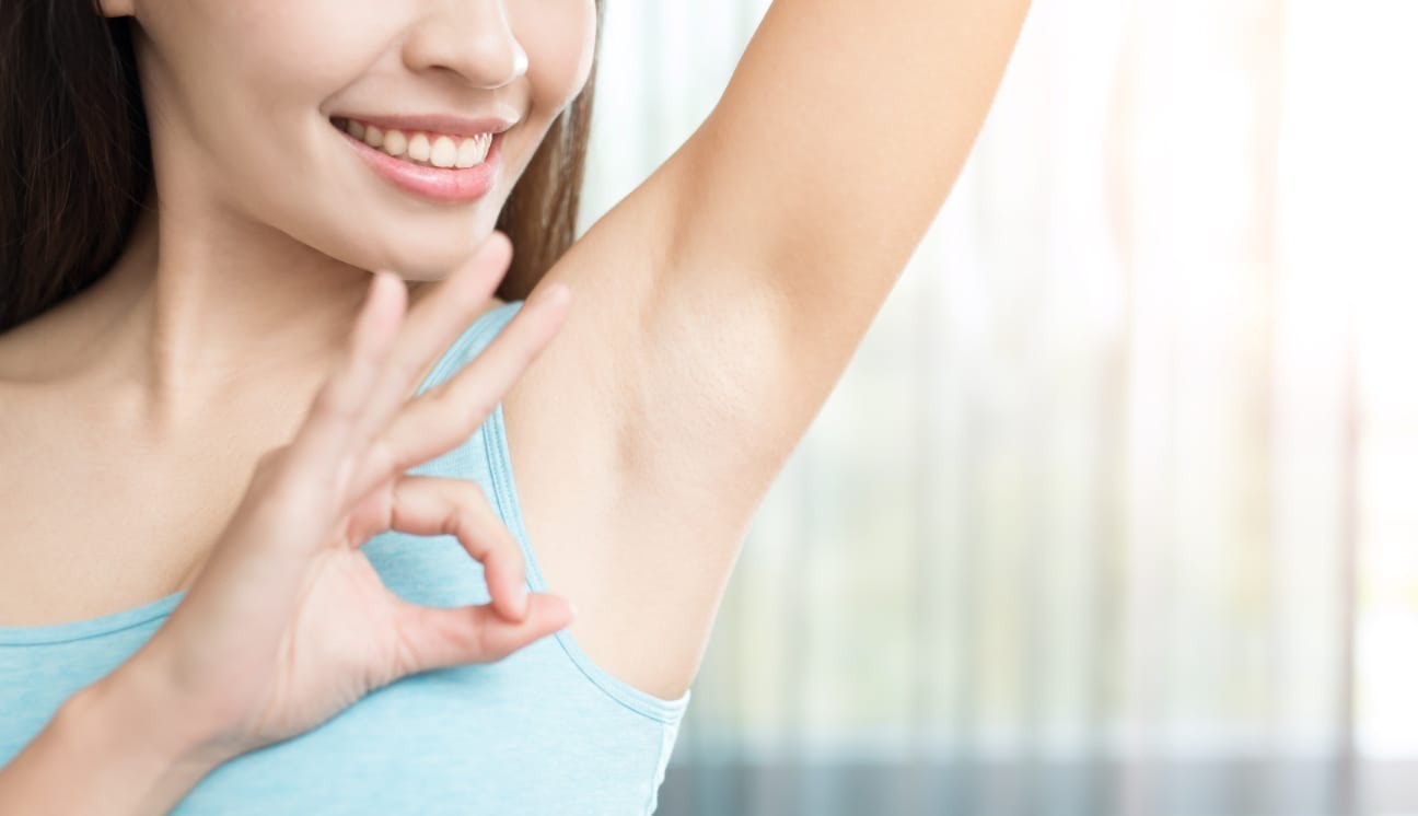 This method can reduce the darkness of your underarms and make the place brightening and soft