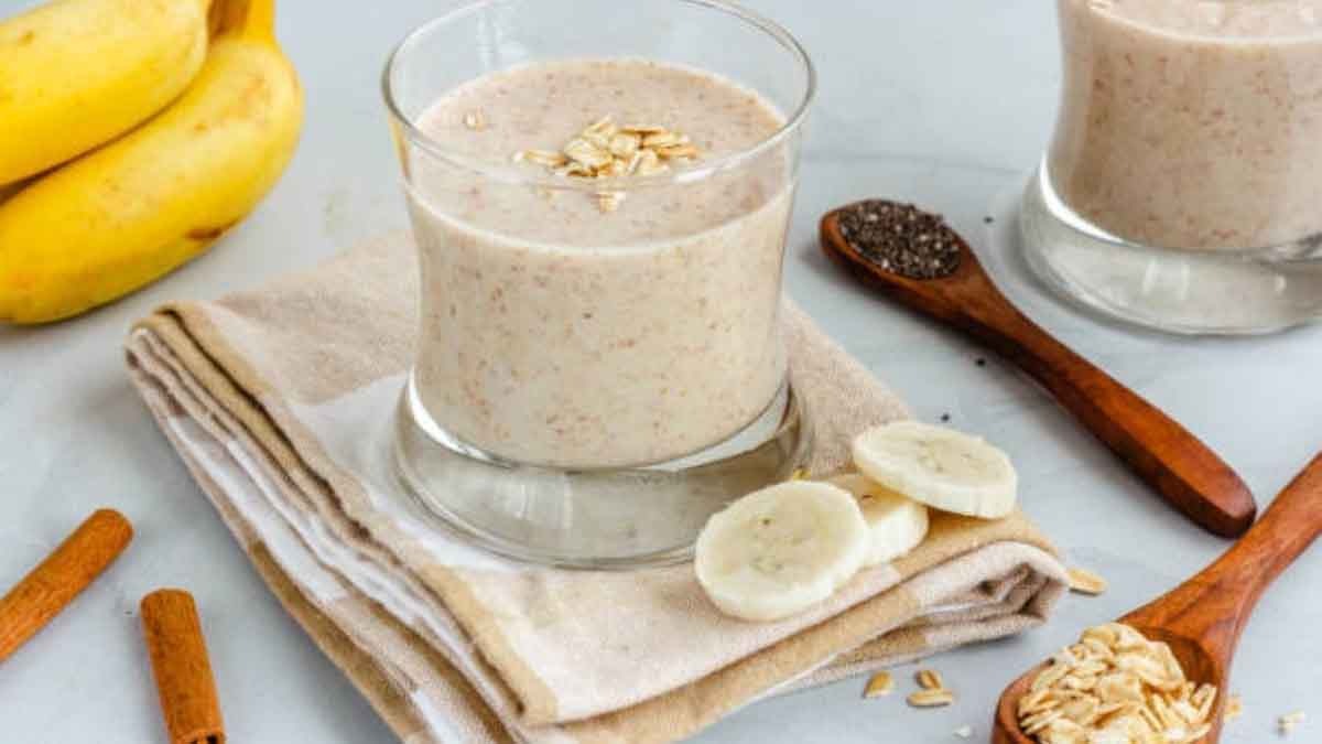 This smoothie made with oats and other ingredients,make your stomach healthy and full