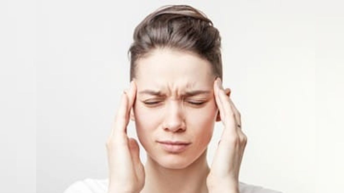 consumption of these natural foods can cure all kind of headache without medicine