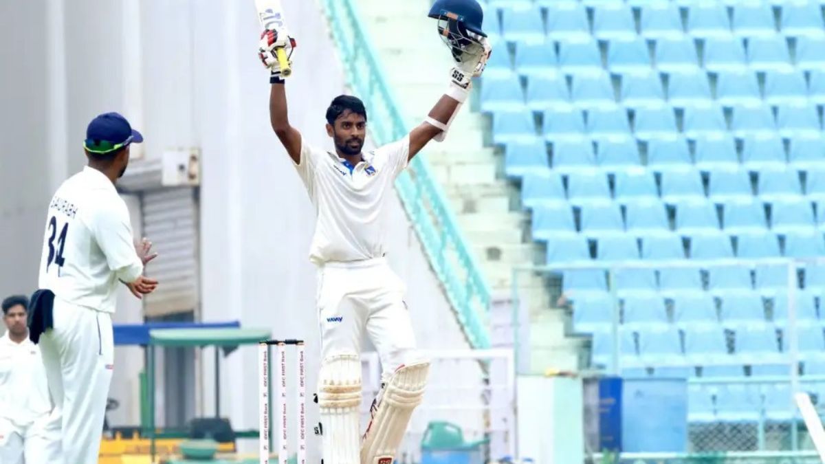 Abhimanyu Easwaran scores century