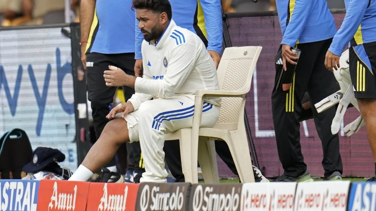  Rishabh Pant suffers knee injury