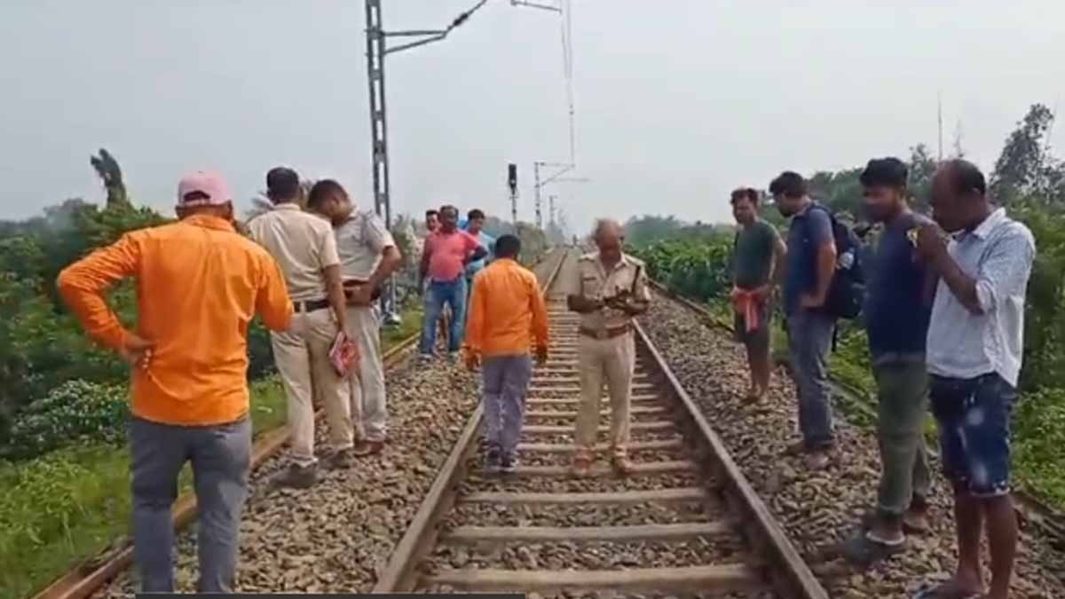 youth dies in train accident