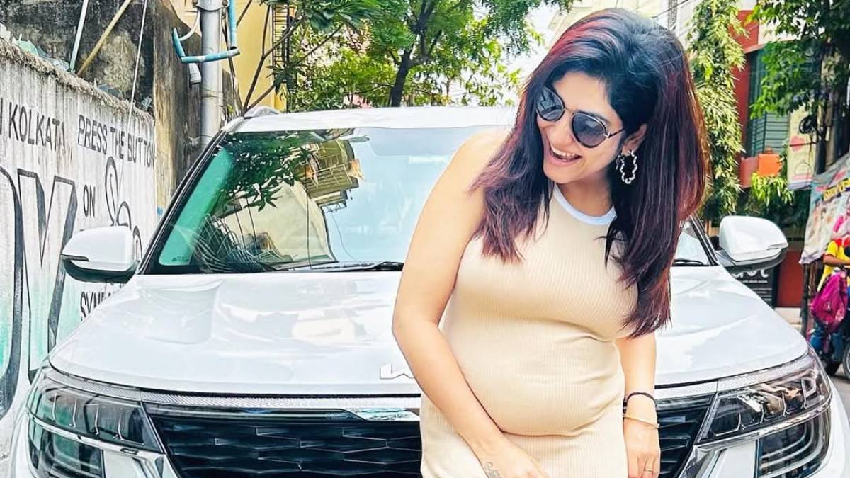 Kon Gopone Mon Bheseche TV Serial famed actress Manosi Sengupta is going to be a mother for the second time 