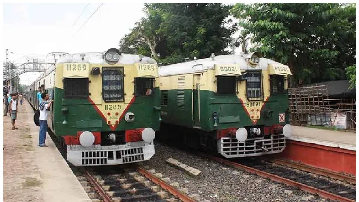 rail blockade at ashoknagar road station