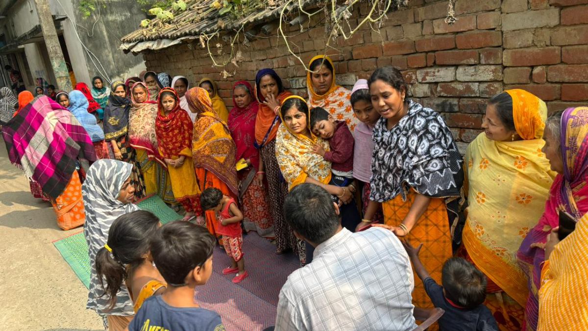 Beedi workers of Murshidabad and several districts are not getting increased wages