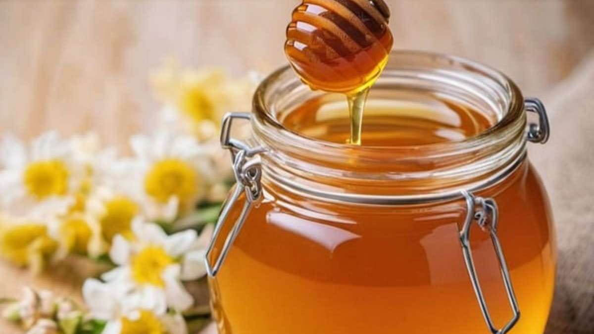 This home made remedy can prevent cough and cold during winter season without consuming cough syrup