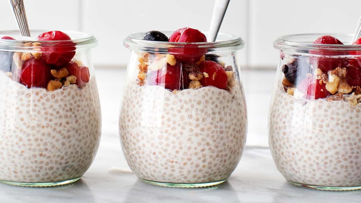  this healthy and tasty recipe of makhana chia pudding as your breakfast can full your empty stomach and make your day happy