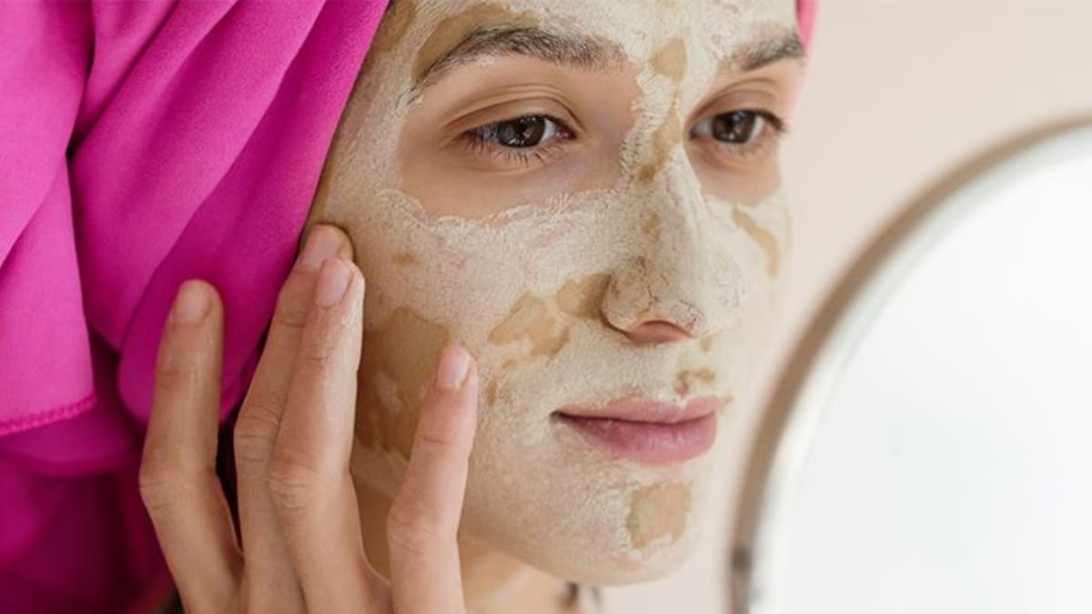 this home made natural face pack made with multani mitti and rose petals can remove dark spots and make your skin glowing beautiful 