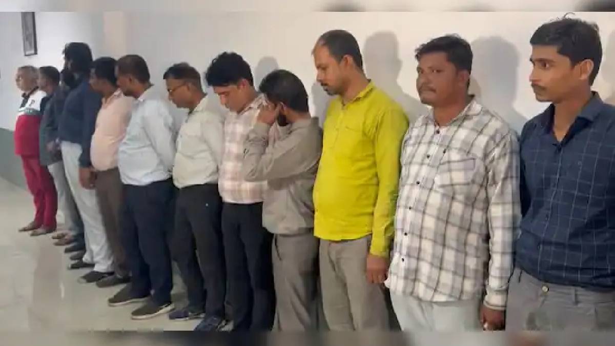 fake doctors arrested in gujarat