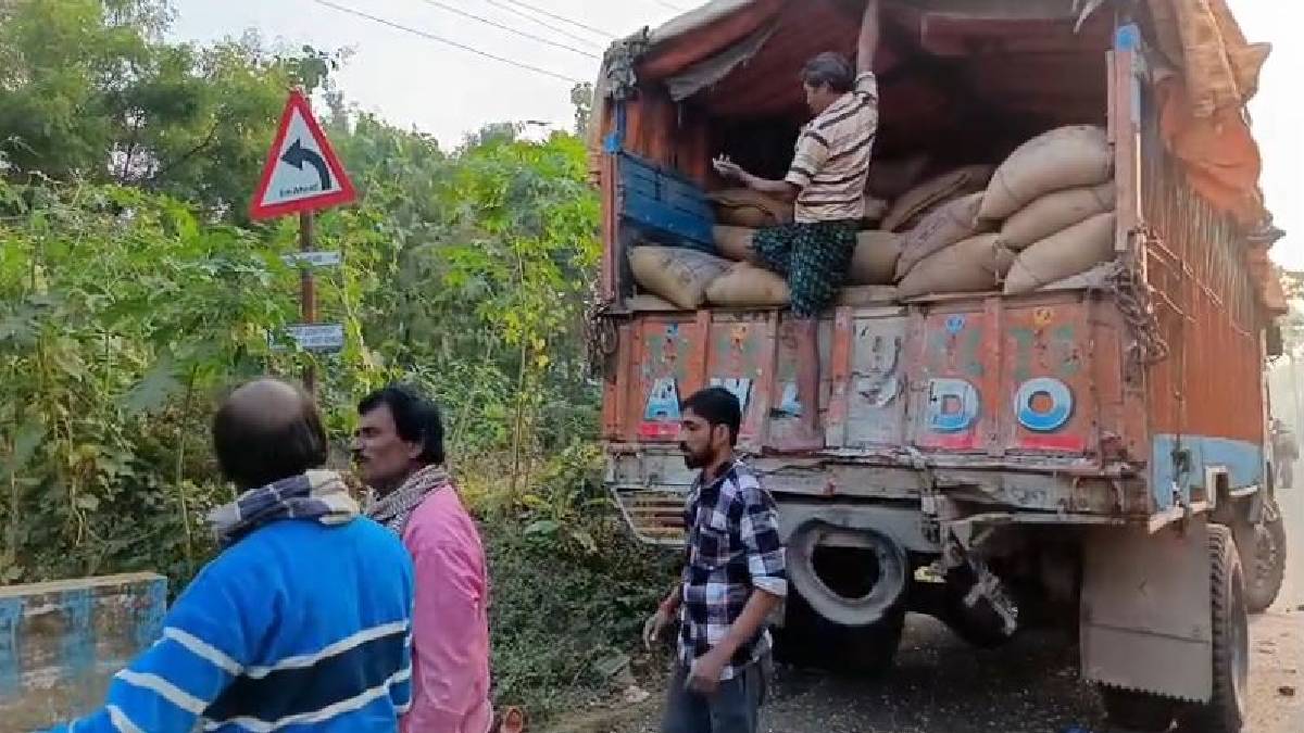 bus accident in murshidabad