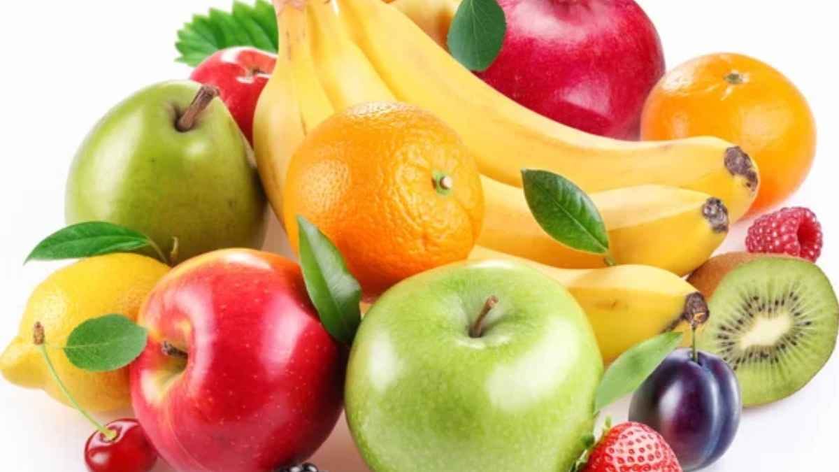 Red and Green apples both are rich in antioxidants and vitamin c that keeps you healthy