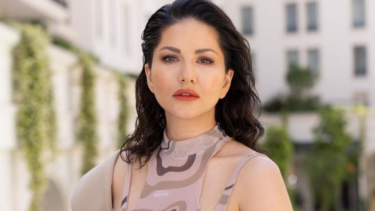 Former Adult actress sunny leone is receiving 1000 rupees under government scheme in Chhattisgarh, investigation underway