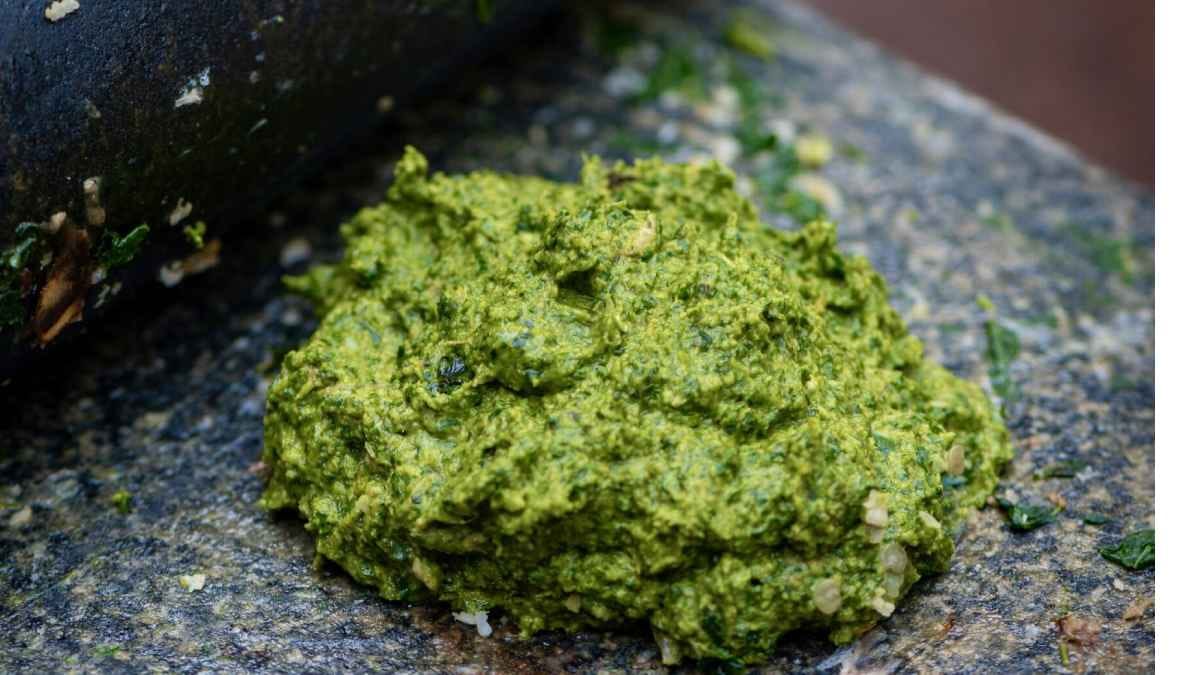 this chutney recipe made by coriander leaves pudina leaves and curry leaves helps to purify your blood and also controls weight