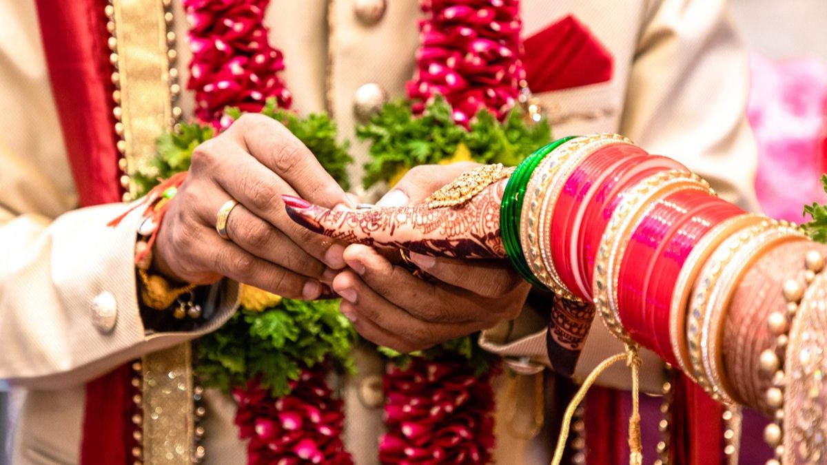 Groom walks out of wedding over delay in serving roti, marries another girl in Uttar Pradesh