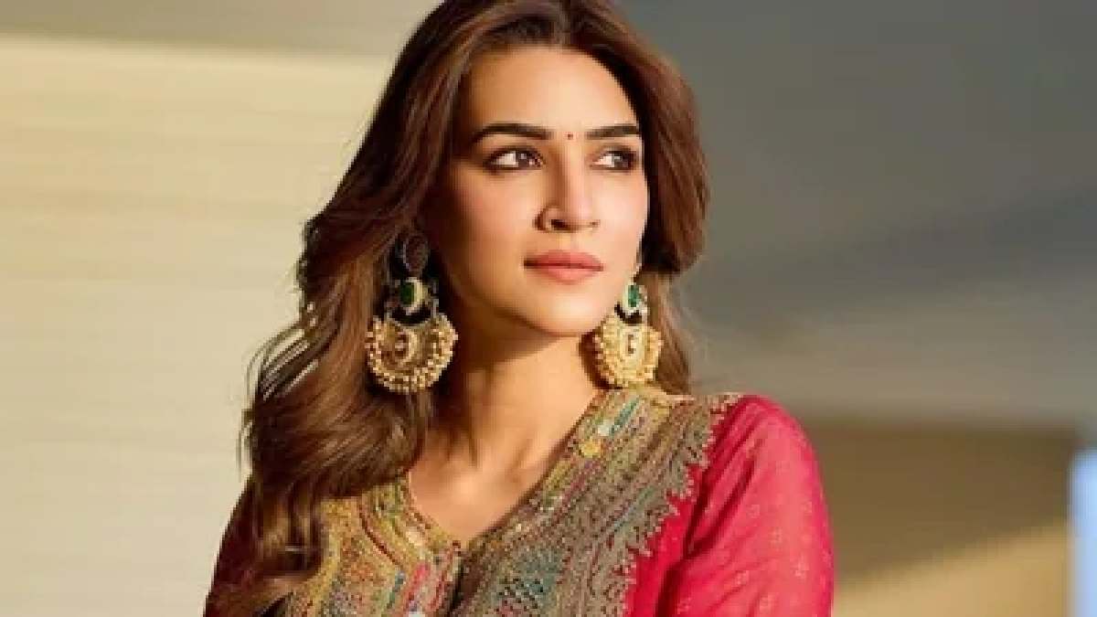 Bollywood actress Kriti Sanon reveals she had a breakdown while promoting Bhediya 