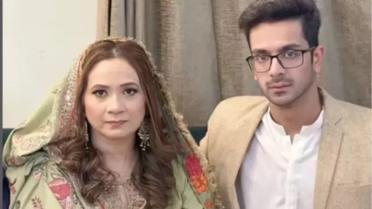 Pakistani boy arranges mother’s second marriage, netizens are amazed