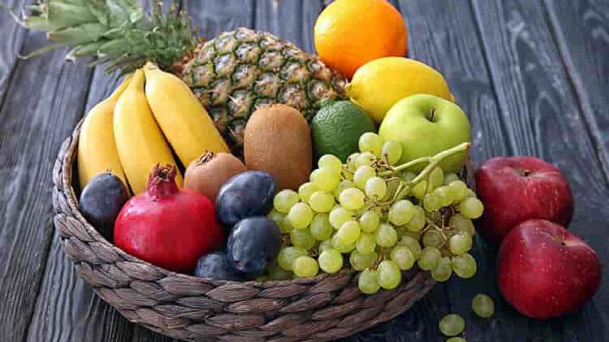 Facts behind the health benefits about consuming fresh fruits either in empty stomach or full stomach