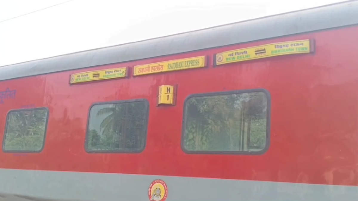 Train service halted in Dhupguri due to pickup van accident