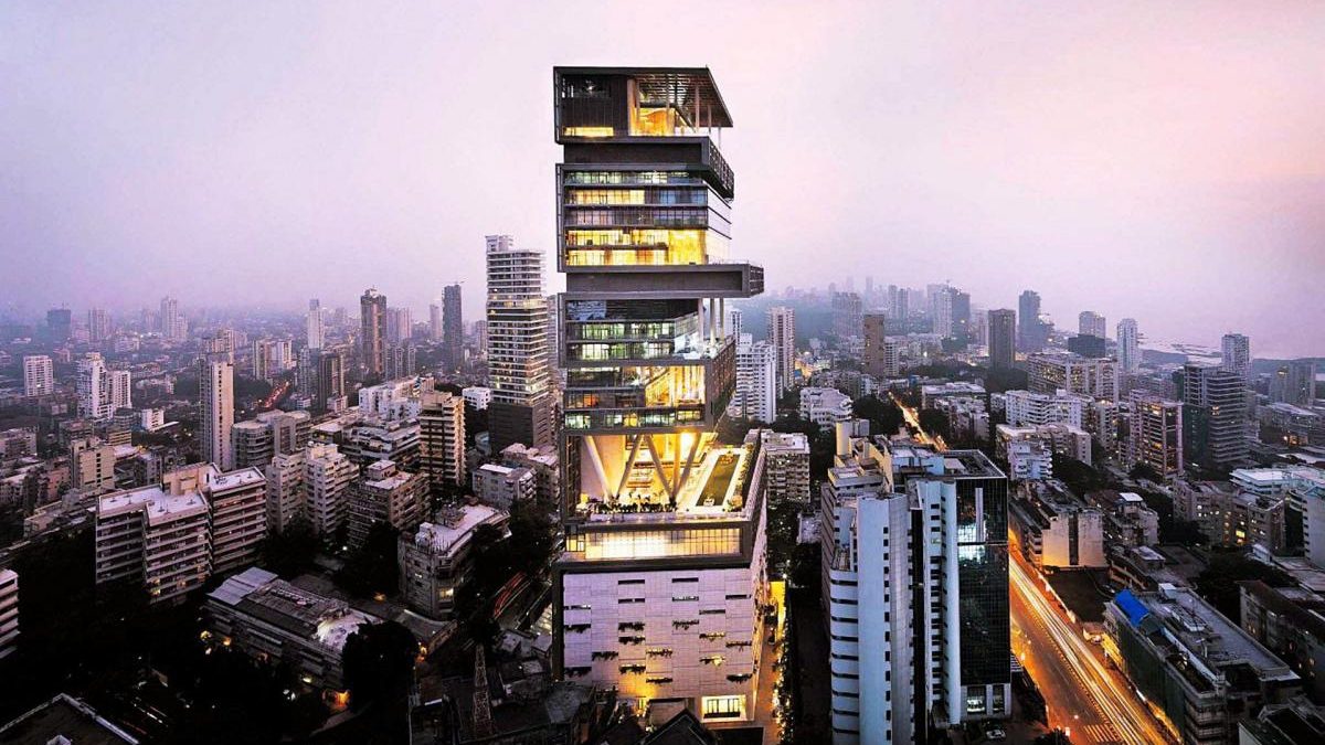 Two Content creators tried to enter in the world s expensive residential house Antilia, what happened next, watch video