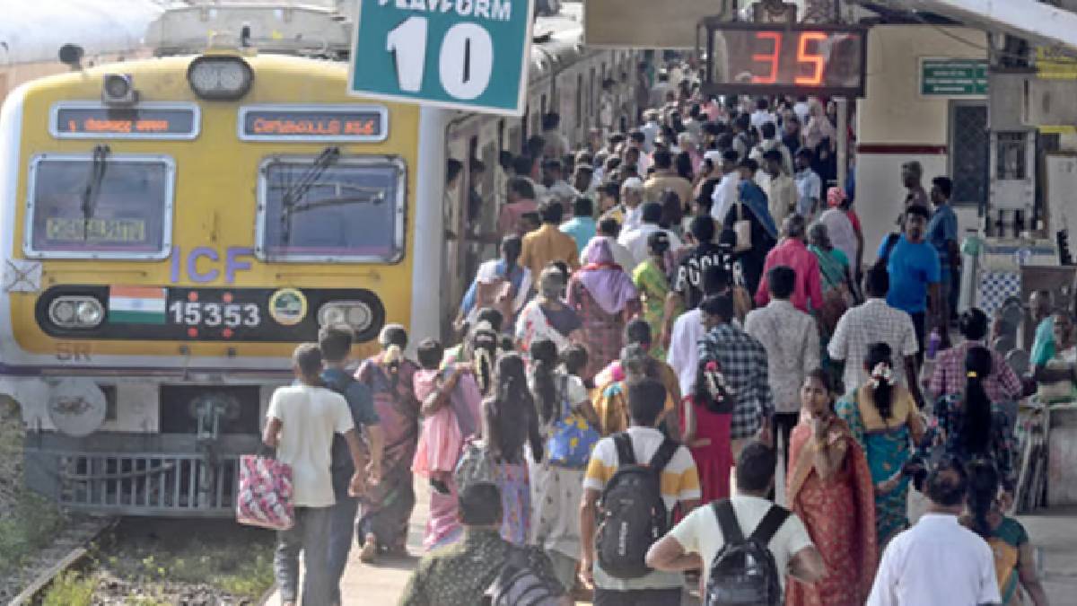 passenger train derails in tamilnadu