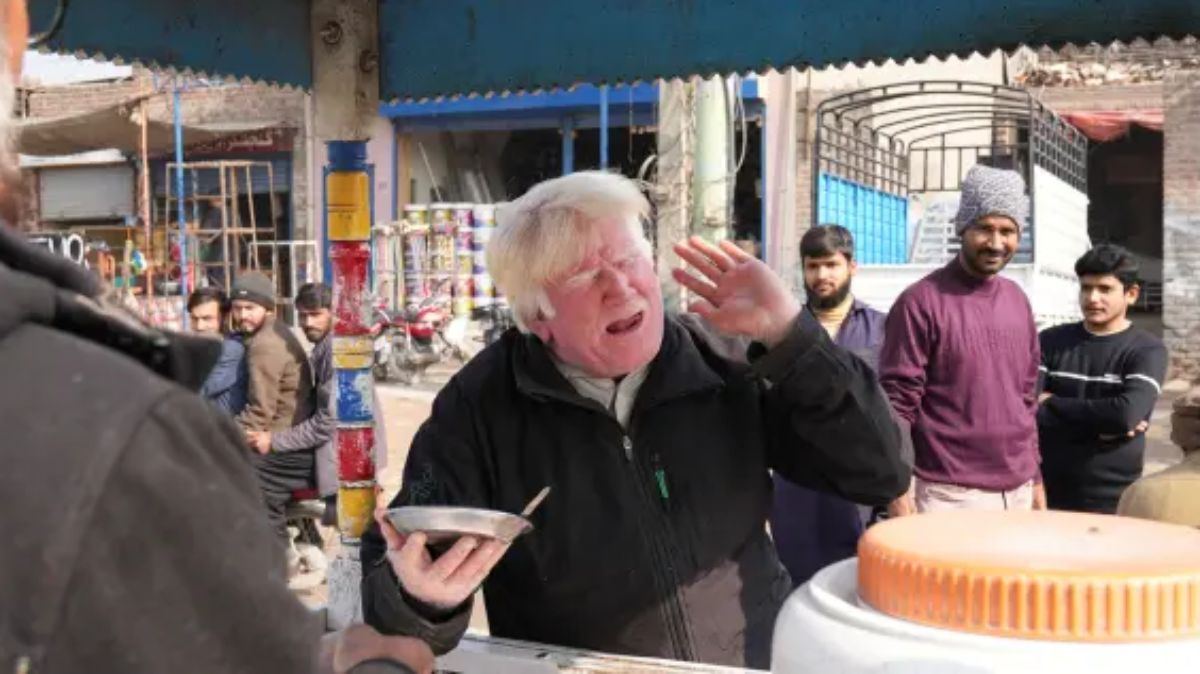 Donald Trump lookalike selling pudding in Pakistan, viral video