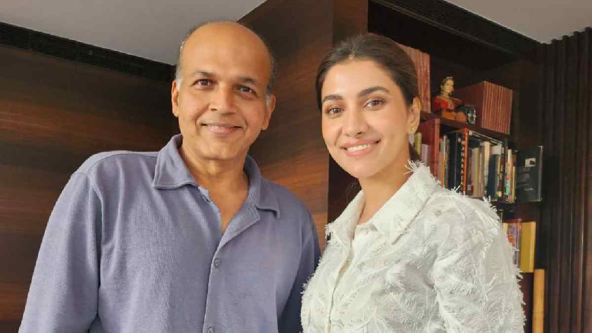 Lagaan famed director ashutosh gowariker praises Rukmini maitra after watching the first cut of Binodini movie