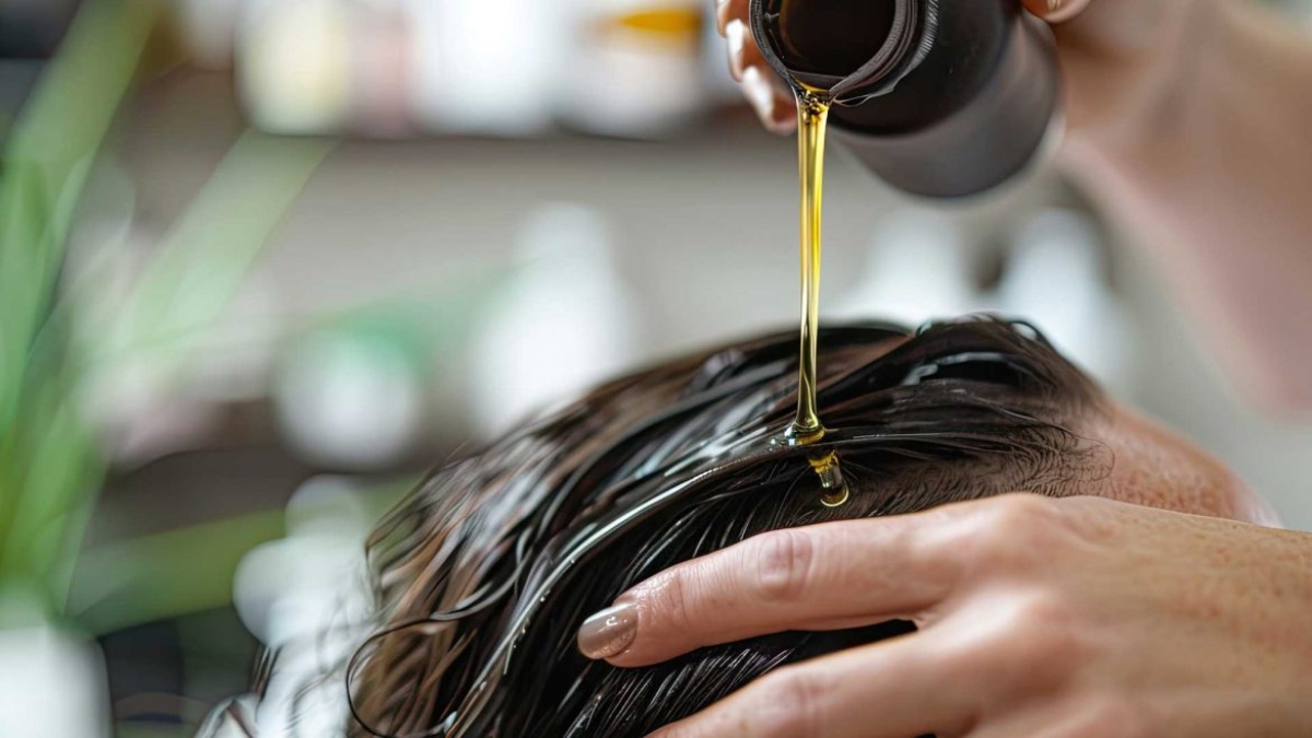 How to apply oil on hair to get best result details inside